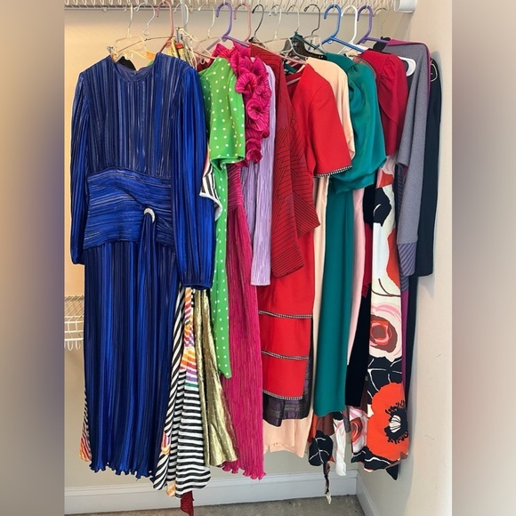 Vintage Women’s Clothing skirts blouses tops mix sizes 5lb mystery bundle - Picture 3 of 10